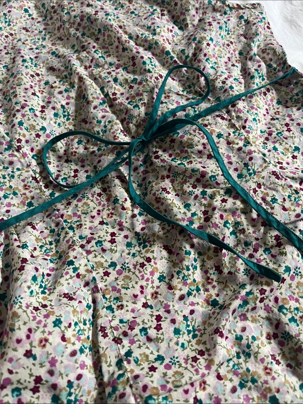 Janeville floral vneck babydoll tie back waist blouse 100% cotton white teal